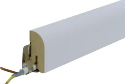 B.S. Bauprogramm Clip-Sockelleiste 250 cm 40 x 18 mm Blütenweiß