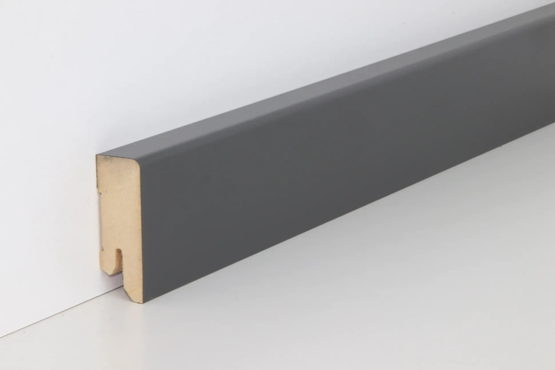 B.S. Bauprogramm Clip-Sockelleiste 250 cm 50 x 18 mm Endelantrazit