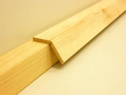 B.S. Bauprogramm Knickwinkelleiste 260 cm 28 x 28 mm Birke geplankt