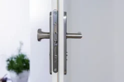 Einsteckschloss für Wohnungsabschlusstüren TKZ40/20 R/L ER PZ