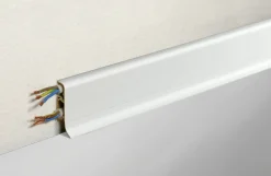 FN Neuhofer Klemmsockelleiste 250 cm 50 x 22,5 mm weiß